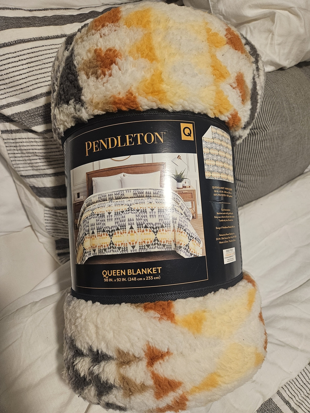 Pendleton Plush Queen Blanket